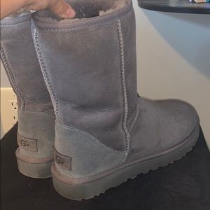 Grey Uggs. Worn twice & in great condition.